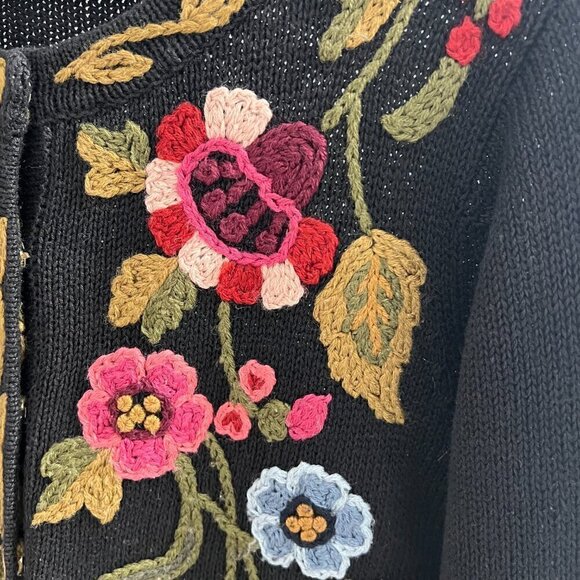 VINTAGE 90s Black Floral Embroidered Knit Long Sleeve Beautiful Cardigan Medium - Picture 8 of 12